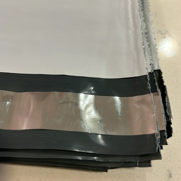 L/XL Poly Bag Mailers Available sizes: 12X15.5 or 19X14.5 or 19X24 or 24X24 - Picture 2 of 6